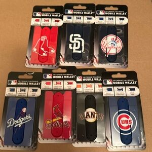 3 in 1 Universal mobile wallet. Official MLB merchandise. Total 7